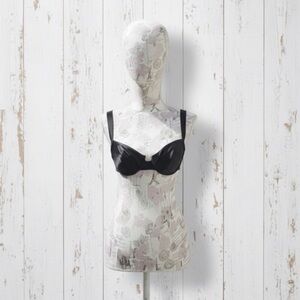 🛍️BUNDLE ONLY ITEM🛍️Victoria's Secret Second Skin Satin Bra 36B